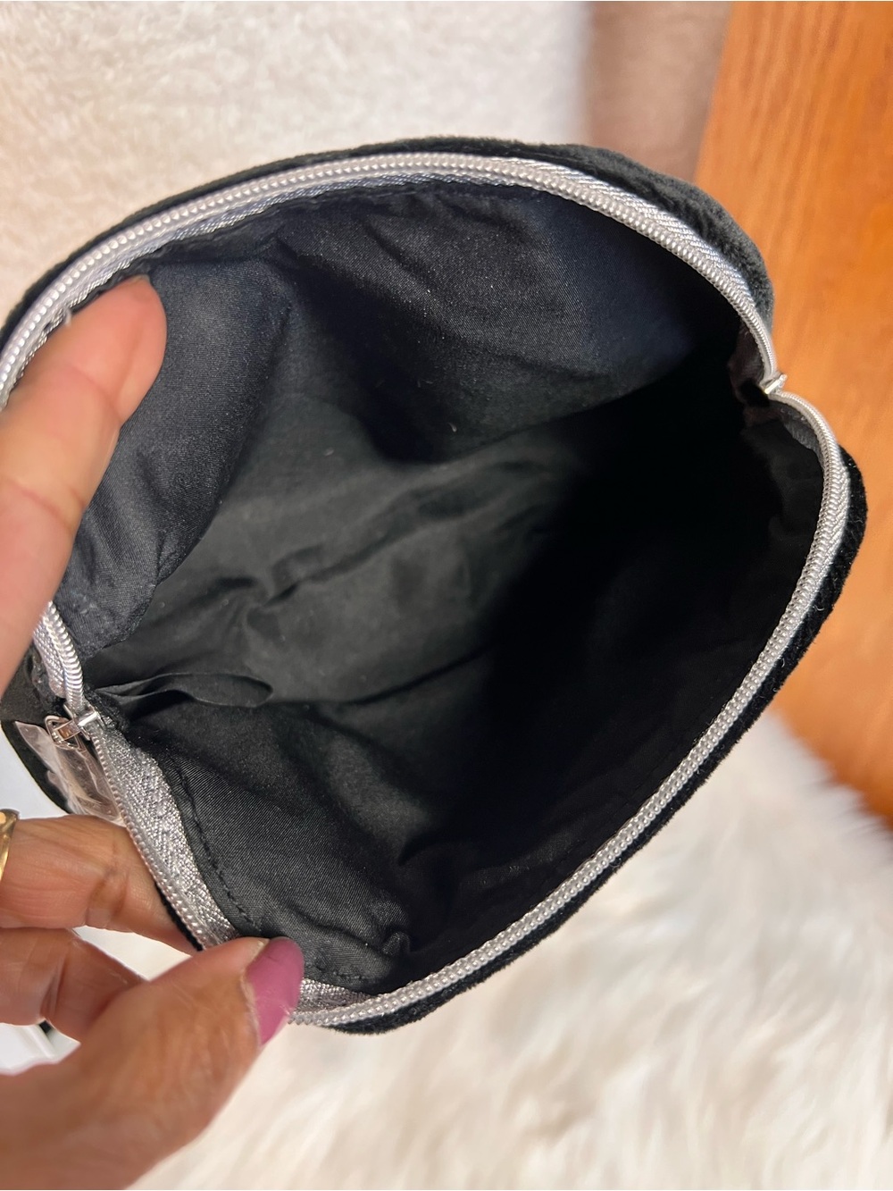 Dior Black Velvet Embroidered Logo Pouch - Picture 6 of 6